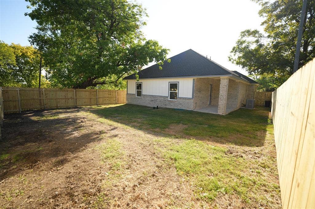 406 E Belknap Street, Ennis, TX 75119 406 E Belknap Street, Ennis, TX 75119