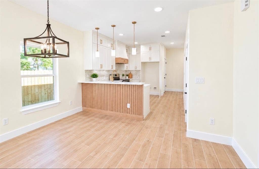 406 E Belknap Street, Ennis, TX 75119 406 E Belknap Street, Ennis, TX 75119