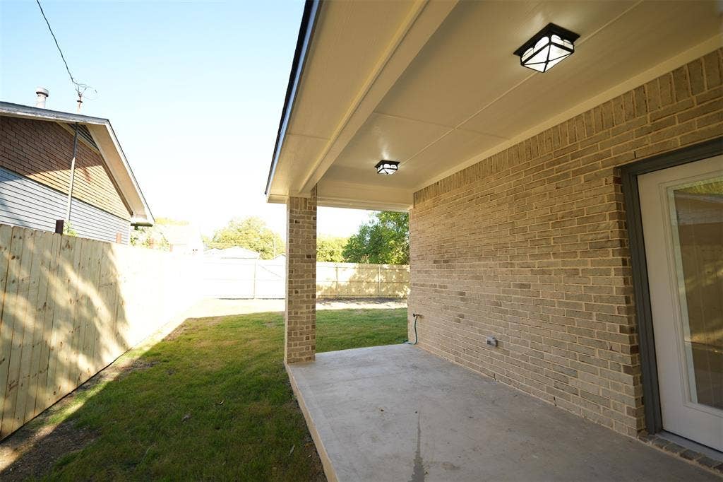 406 E Belknap Street, Ennis, TX 75119 406 E Belknap Street, Ennis, TX 75119