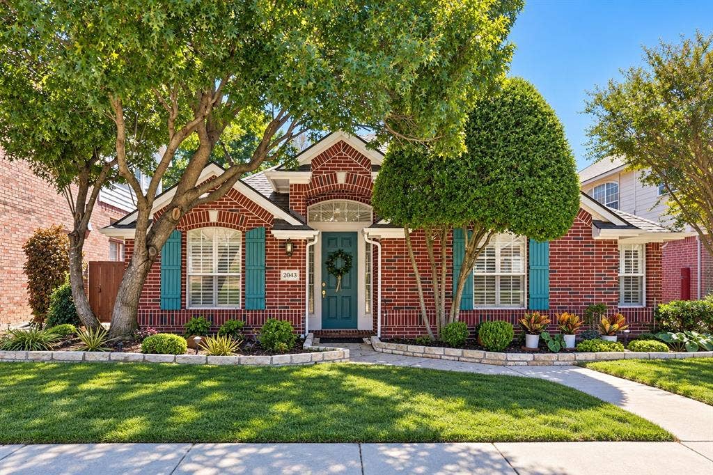 Welcome to 2043 Nottigham Place in Allen