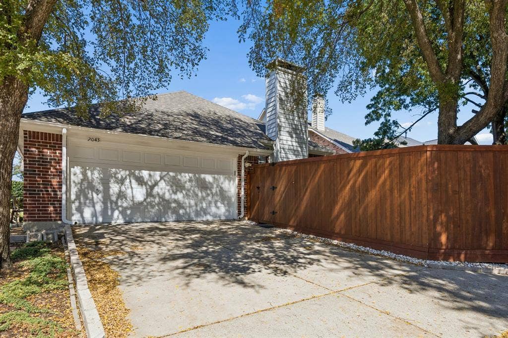 Alley access to home