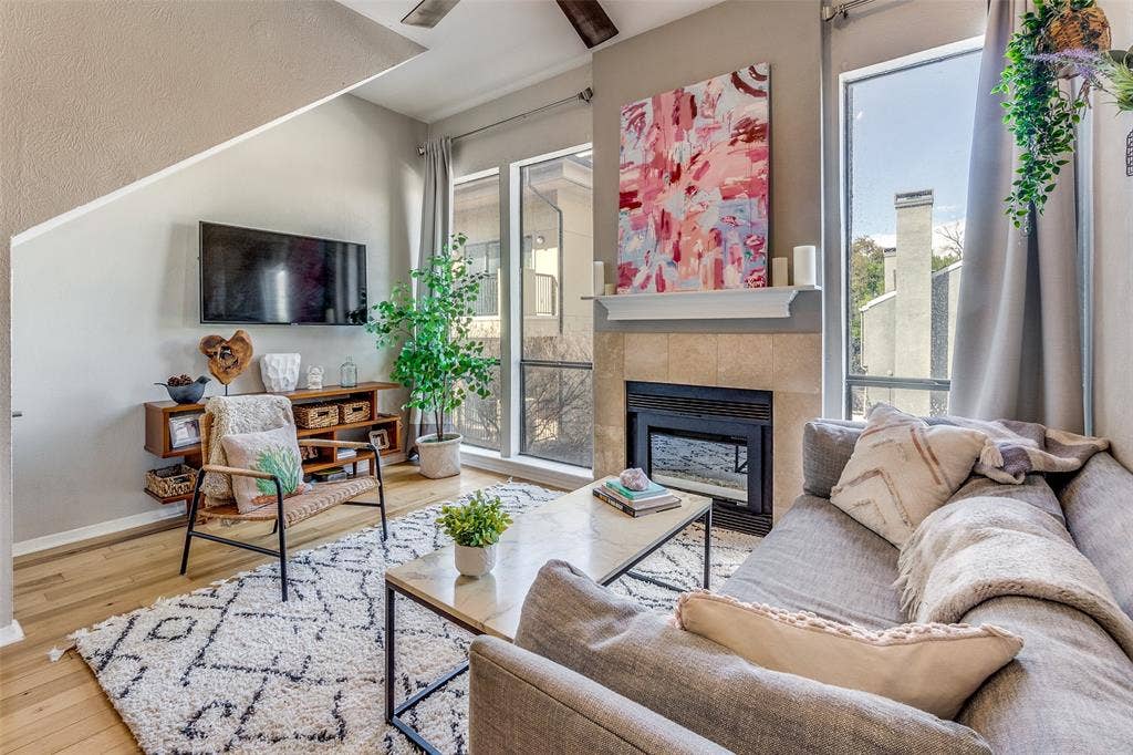 3907 Throckmorton Street, #2, Dallas, TX 75219 3907 Throckmorton Street, #2, Dallas, TX 75219