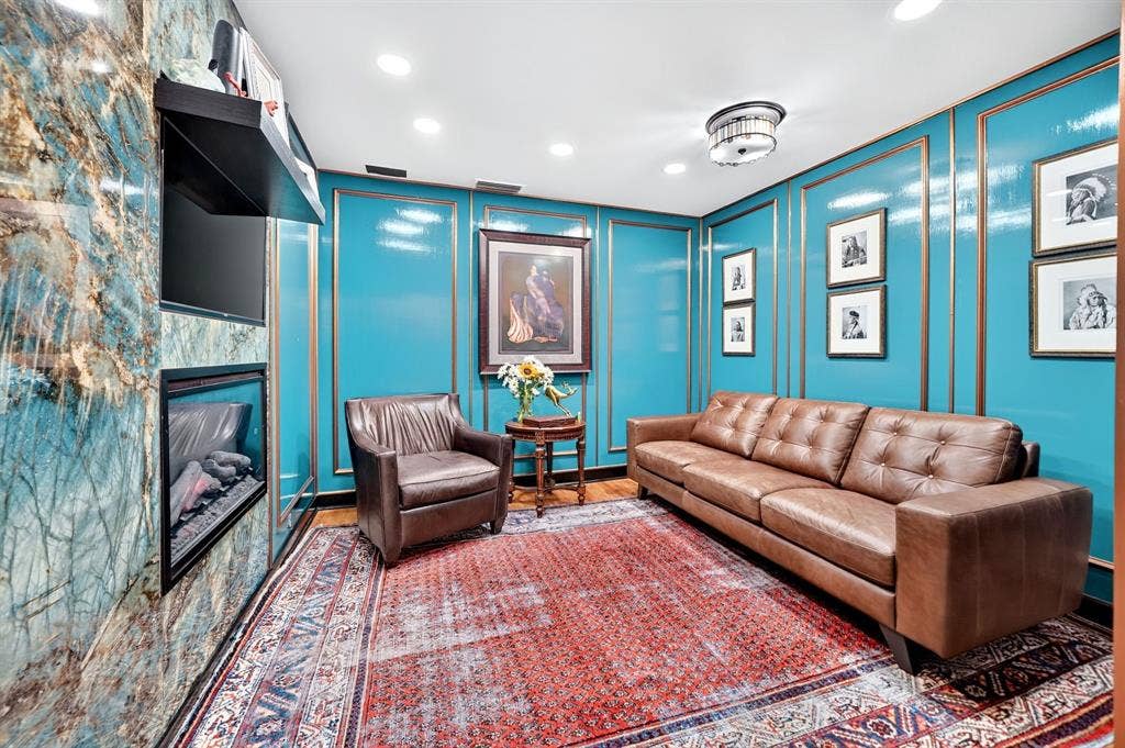 3525 Turtle Creek Boulevard, #17B, Dallas, TX 75219 Private Den or Cigar Lounge