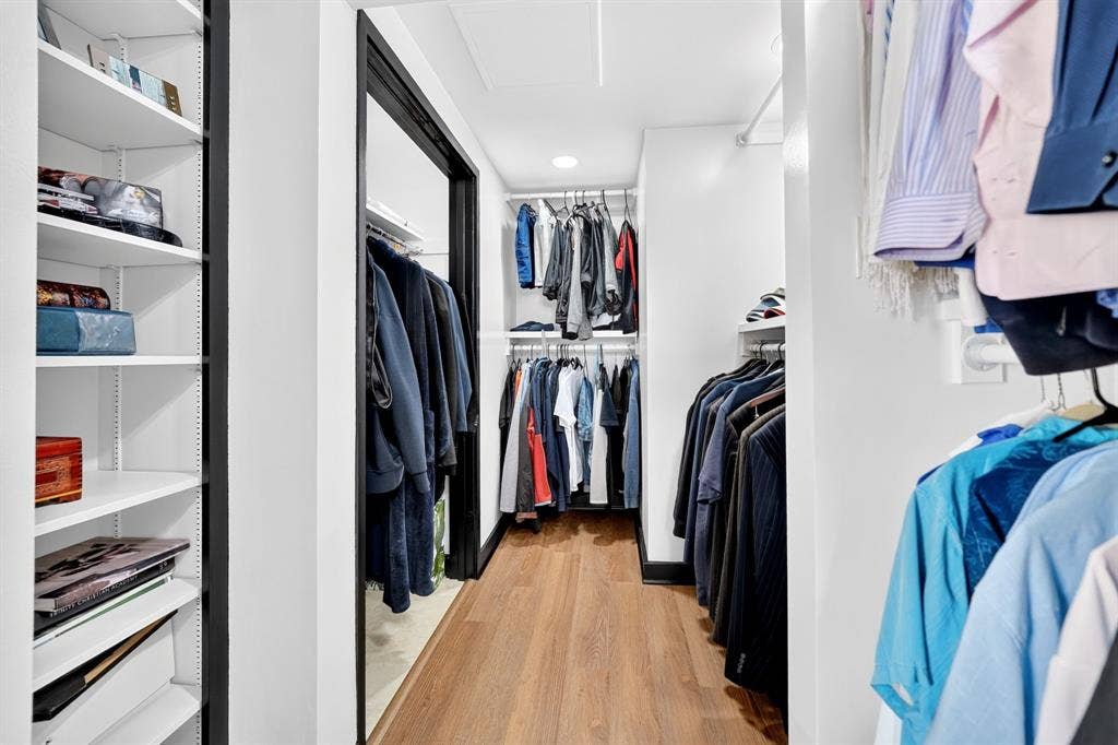 3525 Turtle Creek Boulevard, #17B, Dallas, TX 75219 Primary bedroom closet