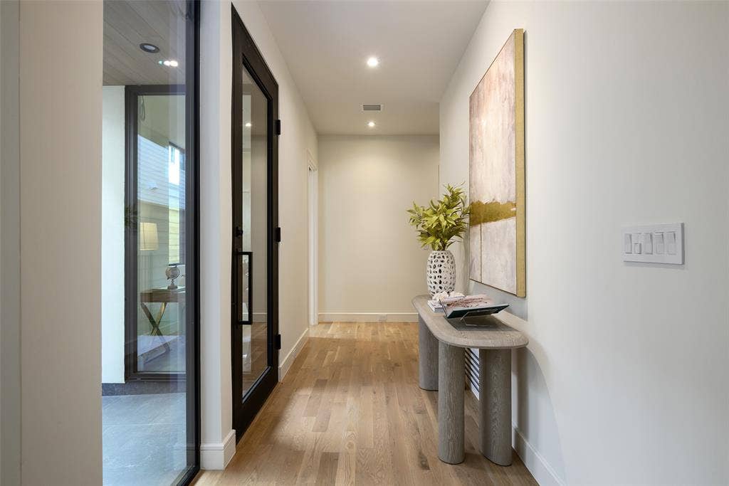4049 Hawthorne Avenue, Dallas, TX 75219 4049 Hawthorne Avenue, Dallas, TX 75219