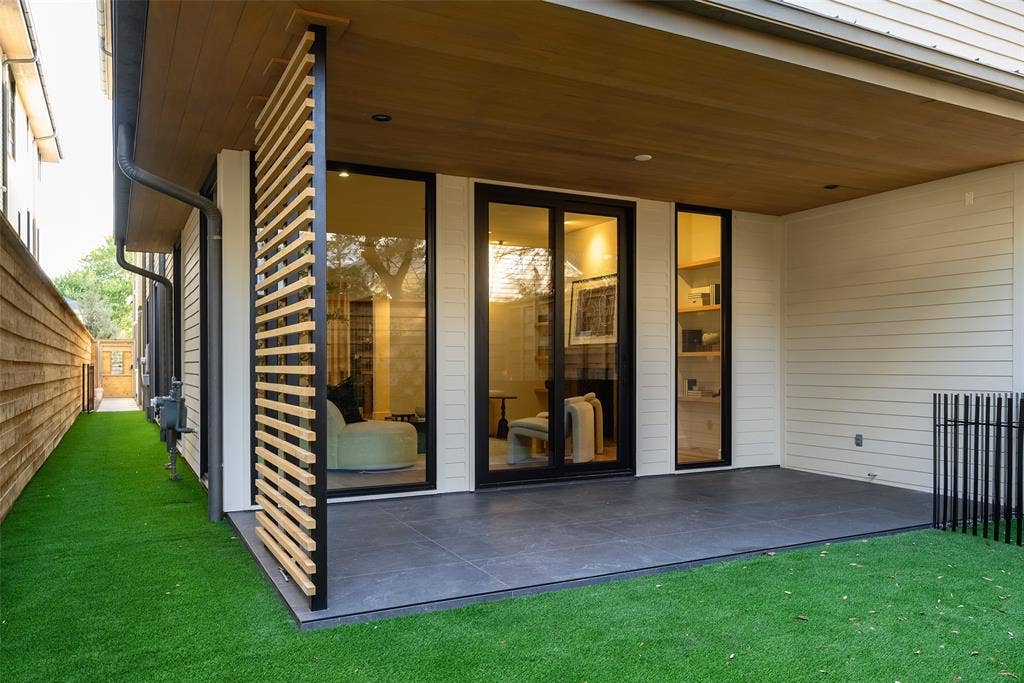 4049 Hawthorne Avenue, Dallas, TX 75219 4049 Hawthorne Avenue, Dallas, TX 75219