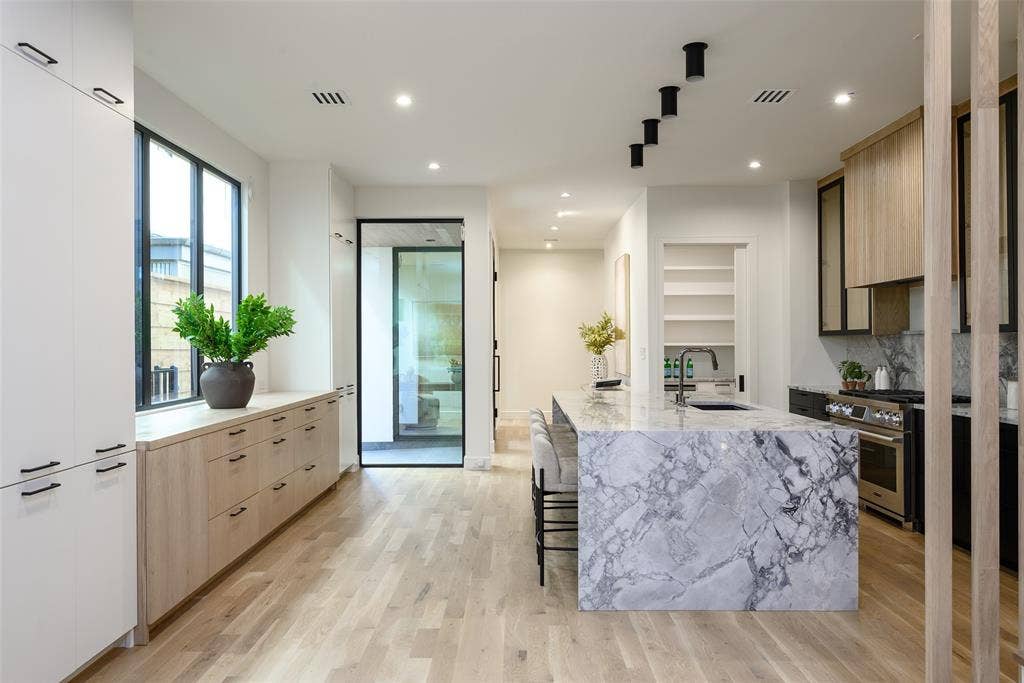 4049 Hawthorne Avenue, Dallas, TX 75219 4049 Hawthorne Avenue, Dallas, TX 75219