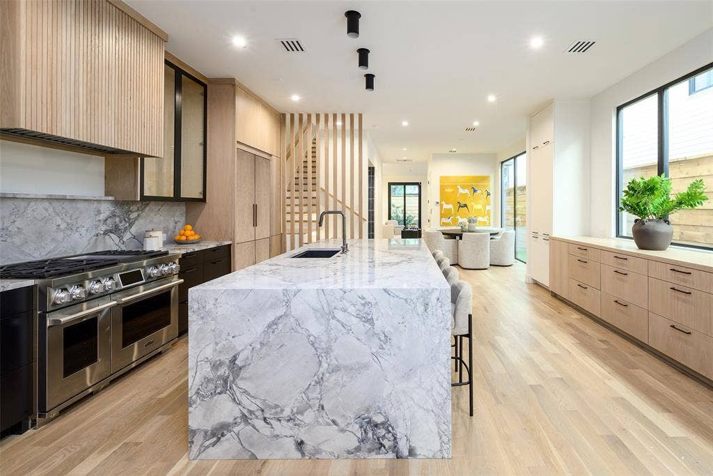 4049 Hawthorne Avenue, Dallas, TX 75219 4049 Hawthorne Avenue, Dallas, TX 75219