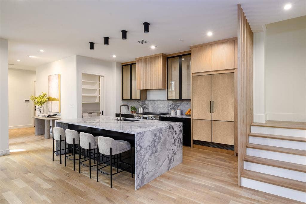 4049 Hawthorne Avenue, Dallas, TX 75219 4049 Hawthorne Avenue, Dallas, TX 75219