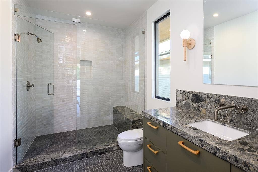 4049 Hawthorne Avenue, Dallas, TX 75219 4049 Hawthorne Avenue, Dallas, TX 75219