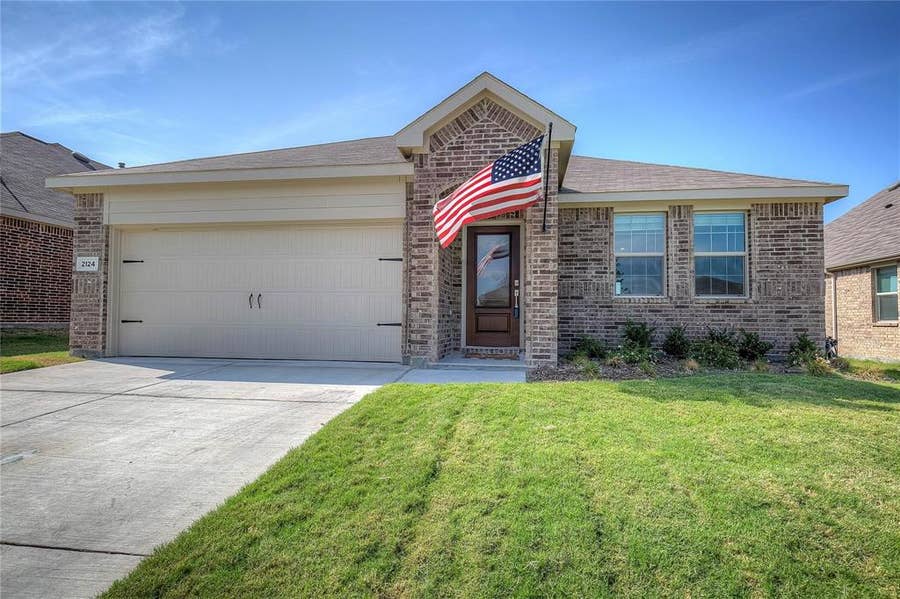 Property photo for 2124 Whispering Sage Boulevard, Royse City, TX