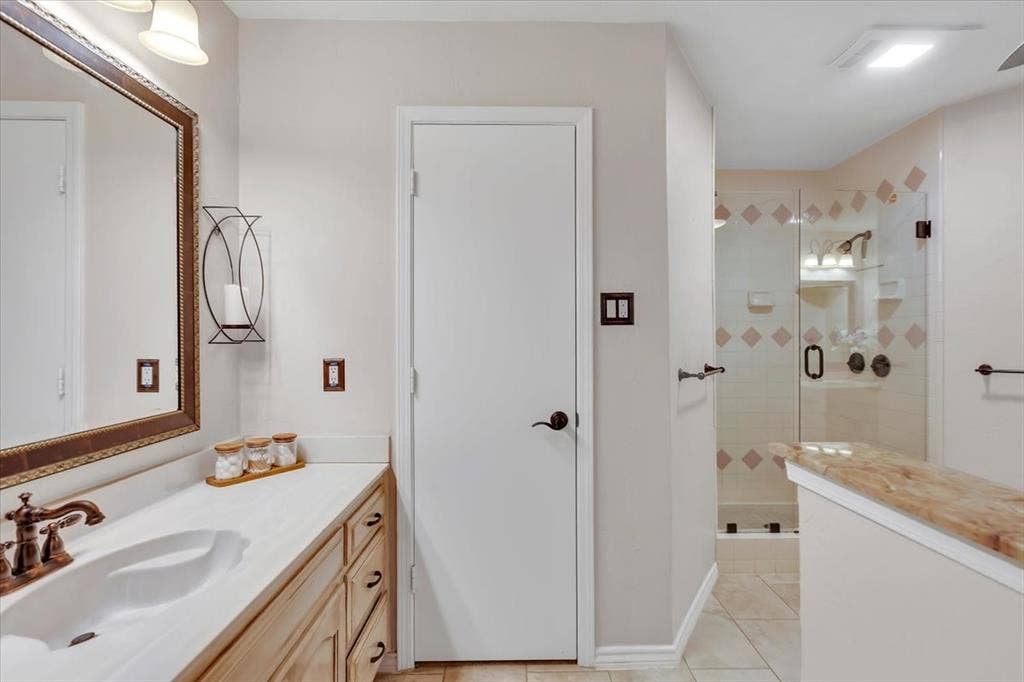 1111 Berkshire Court, Trophy Club, TX 76262 Primary Bathroom