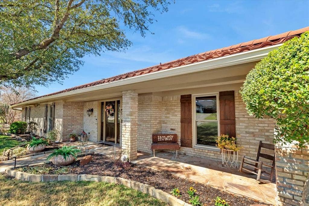 1111 Berkshire Court, Trophy Club, TX 76262 Front of Home