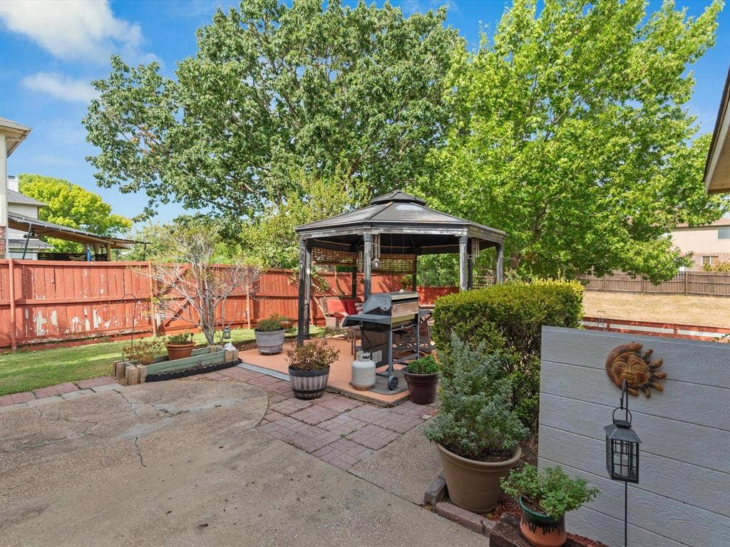 7501 Gillon Drive, Rowlett, TX 75089