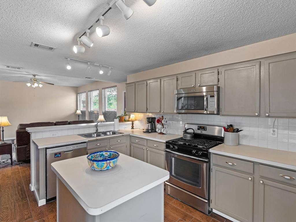 7501 Gillon Drive, Rowlett, TX 75089