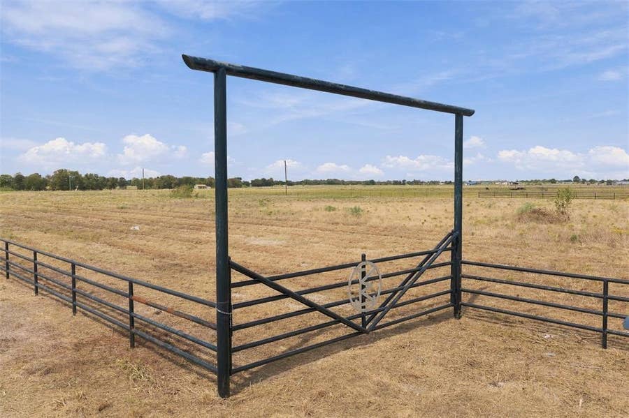 Property photo for 815 Fm 147, Marlin, TX