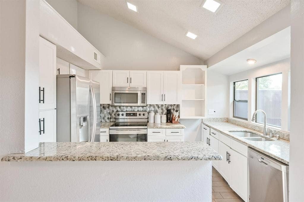 555 Ranch Trail, #206, Irving, TX 75063 555 Ranch Trail, #206, Irving, TX 75063