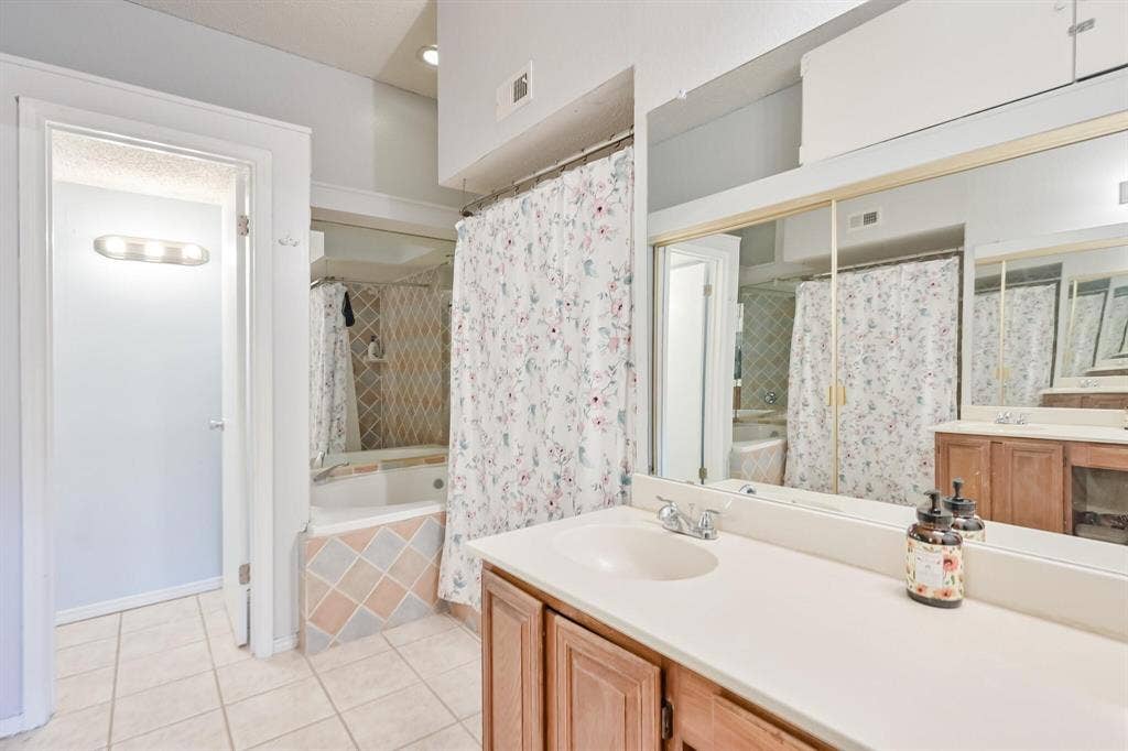 555 Ranch Trail, #206, Irving, TX 75063 555 Ranch Trail, #206, Irving, TX 75063