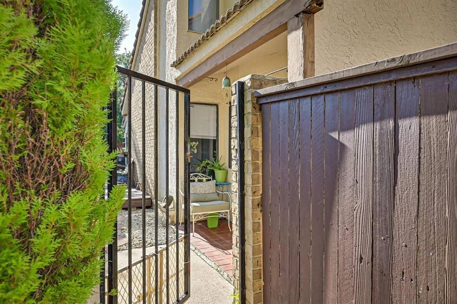 Property photo for 555 Ranch Trail, #206, Irving, TX