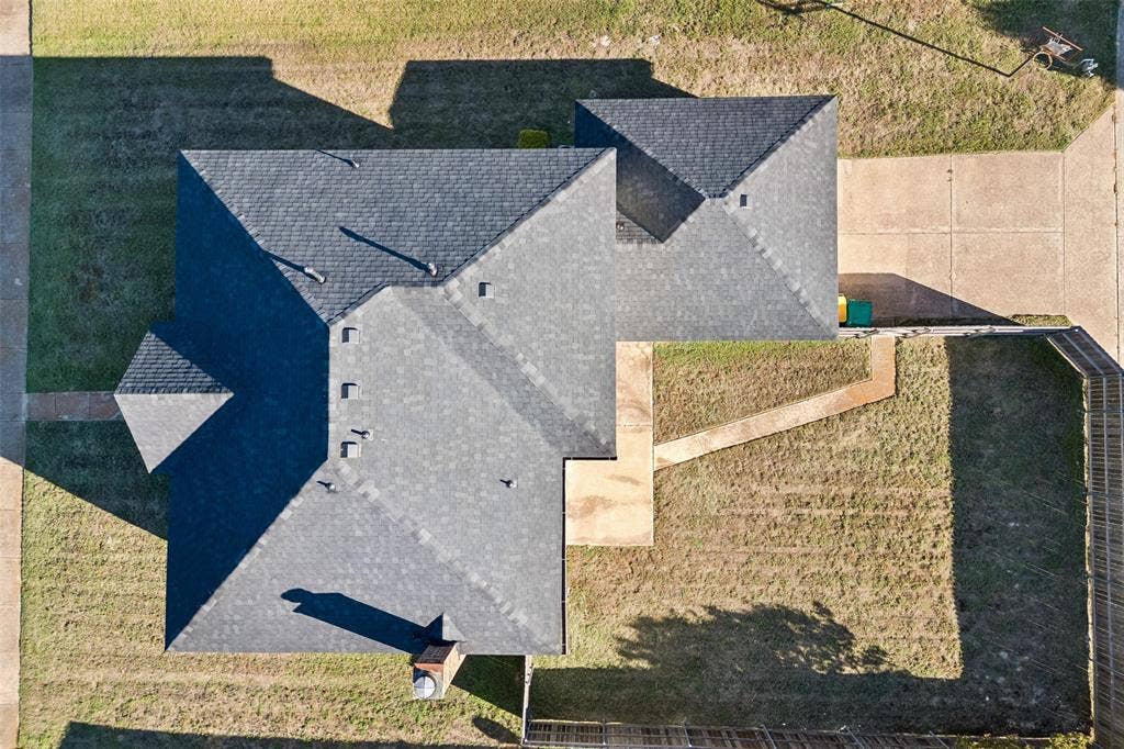 1203 White Drive, Cedar Hill, TX 75104 1203 White Drive, Cedar Hill, TX 75104
