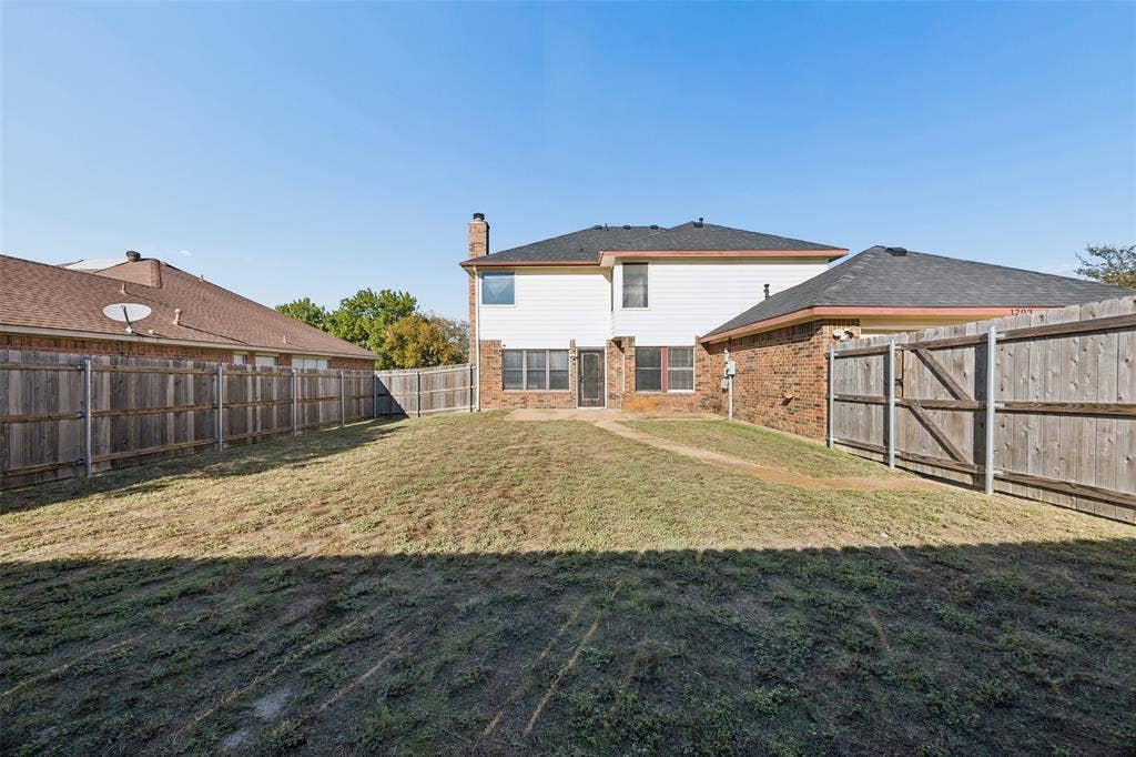 1203 White Drive, Cedar Hill, TX 75104 1203 White Drive, Cedar Hill, TX 75104