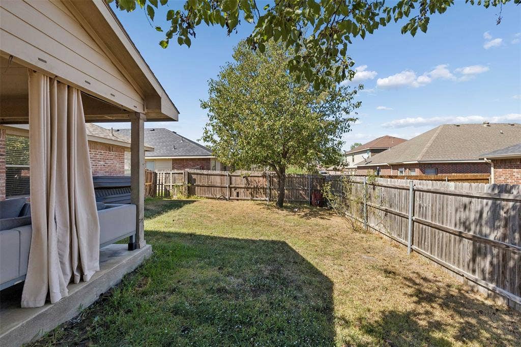 3118 Rosslynn Court, Seagoville, TX 75159 Covered patio with concrete flooring
