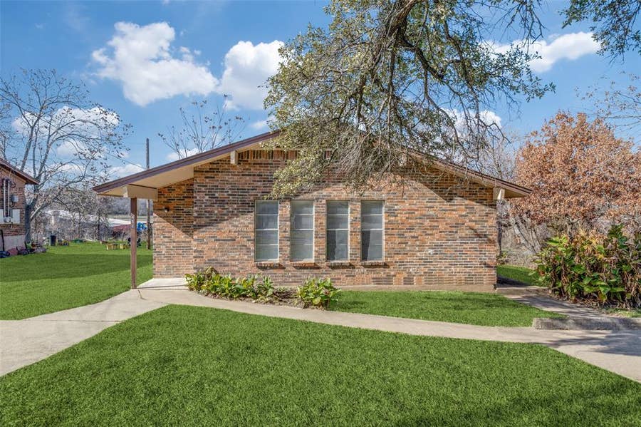 Property photo for 451 Wilshire Avenue, Azle, TX