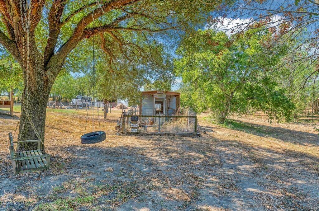3287 Rosenthal Parkway, Lorena, TX 76655 3287 Rosenthal Parkway, Lorena, TX 76655