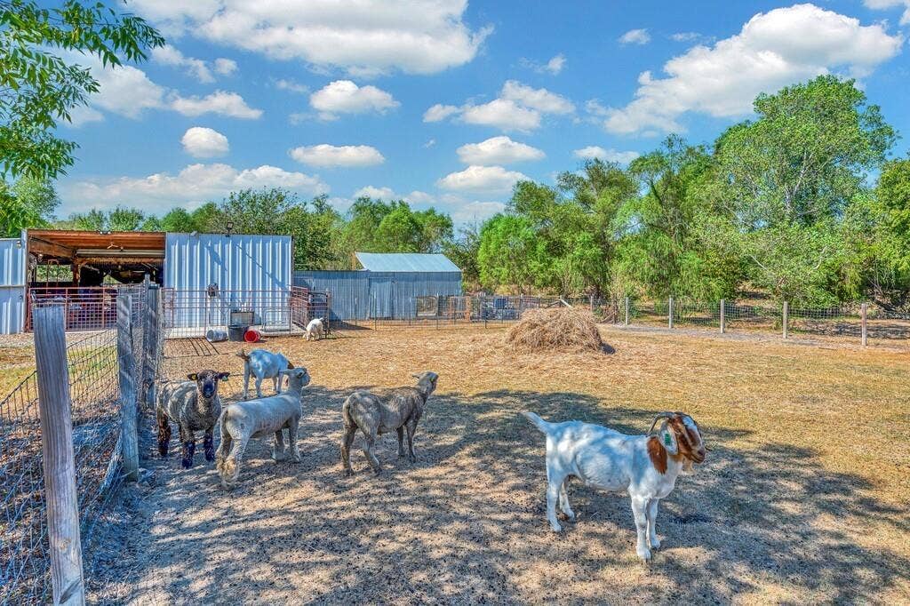 3287 Rosenthal Parkway, Lorena, TX 76655 3287 Rosenthal Parkway, Lorena, TX 76655