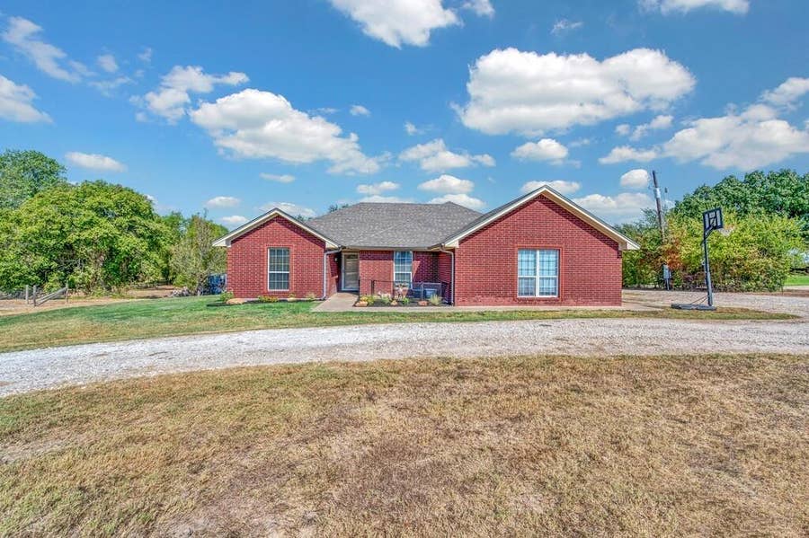 Property photo for 3287 Rosenthal Parkway, Lorena, TX