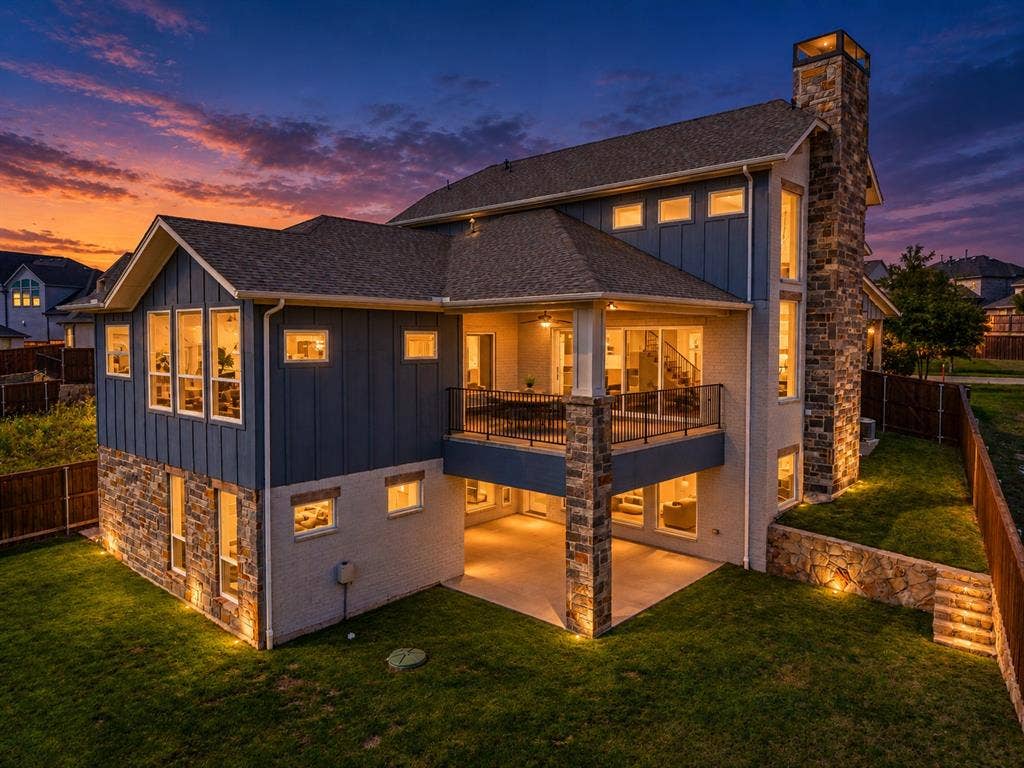 1717 Grey Bark Street, Fort Worth, TX 76008