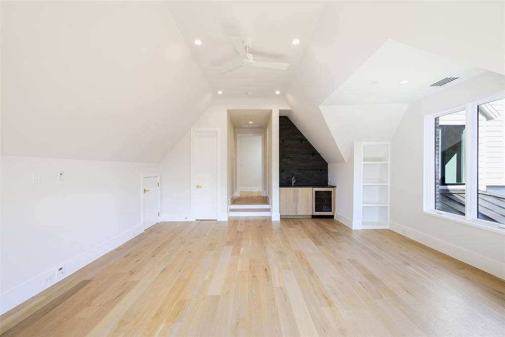 3929 Stanford Avenue, University Park, TX 75225 Oversized game room with spacious closet and separate overflow storage