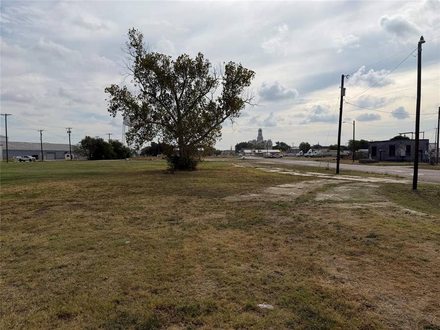 Property photo for TBD W Franklin Street, Hillsboro, TX
