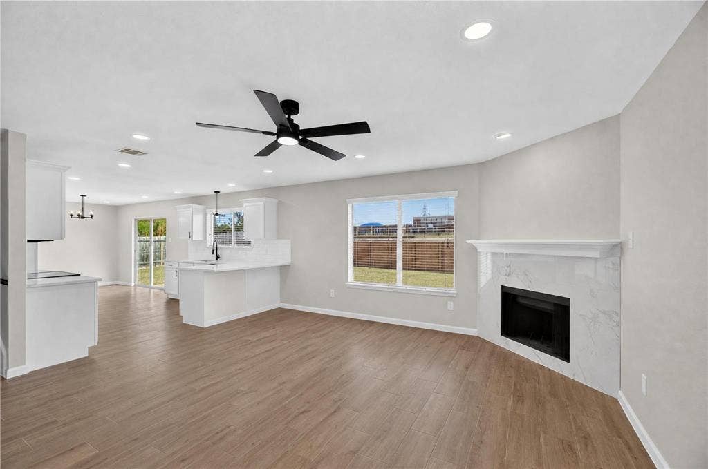 1336 Kiwi Court, Dallas, TX 75051 1336 Kiwi Court, Dallas, TX 75051