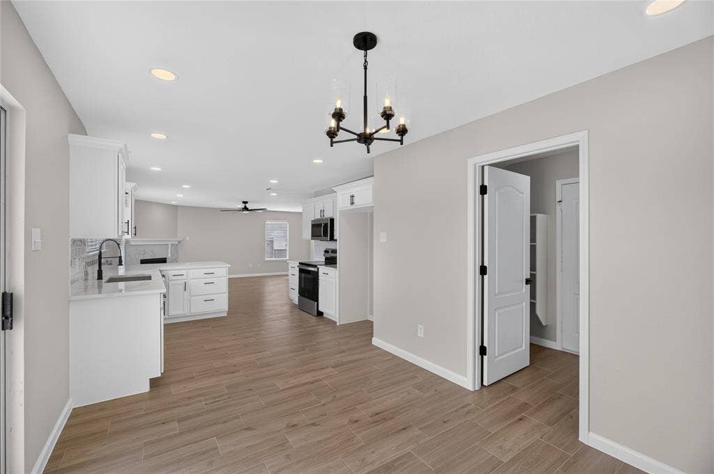 1336 Kiwi Court, Dallas, TX 75051 1336 Kiwi Court, Dallas, TX 75051
