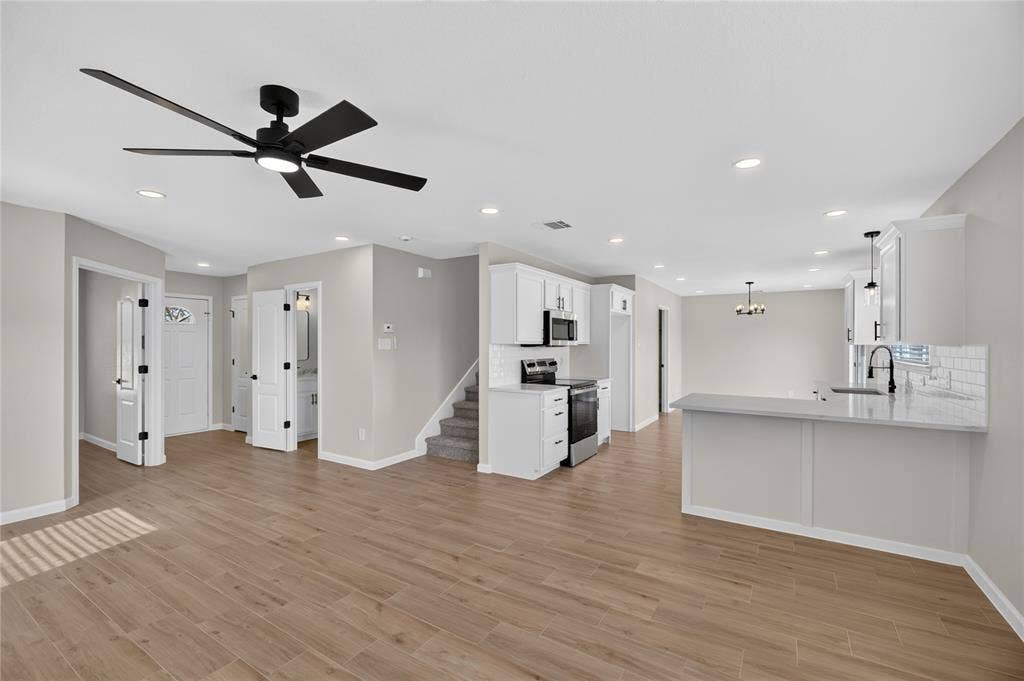 1336 Kiwi Court, Dallas, TX 75051 1336 Kiwi Court, Dallas, TX 75051