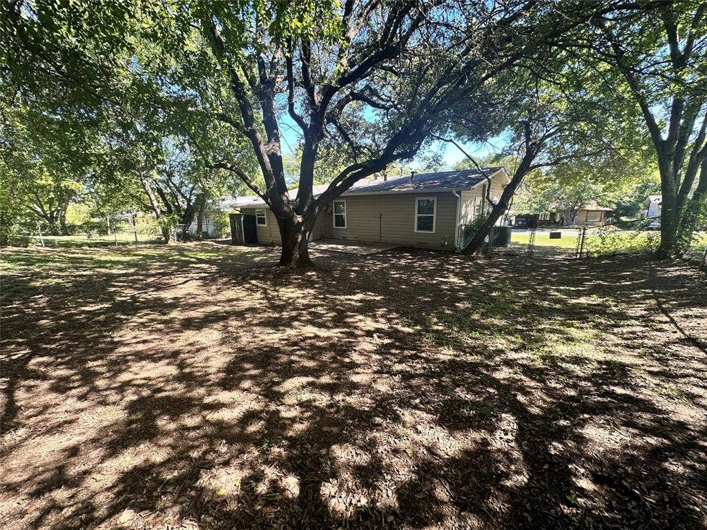 1222 S Lamar Street, Weatherford, TX 76086 1222 S Lamar Street, Weatherford, TX 76086