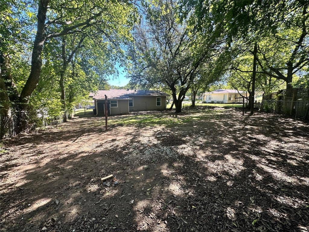 1222 S Lamar Street, Weatherford, TX 76086 1222 S Lamar Street, Weatherford, TX 76086