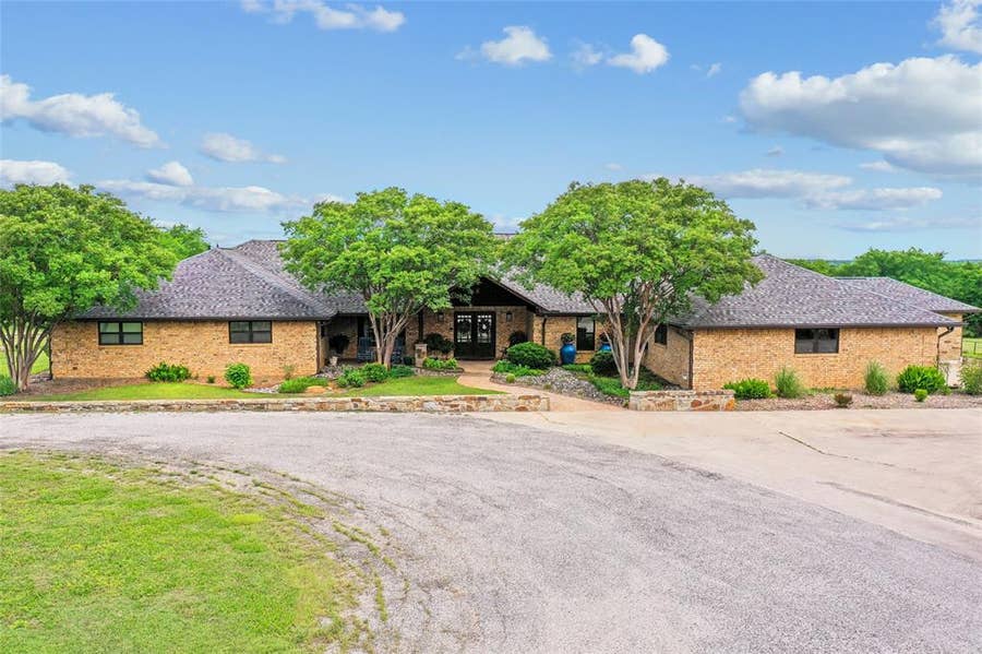 Property photo for 4517 Old Sherman Road, Whitesboro, TX