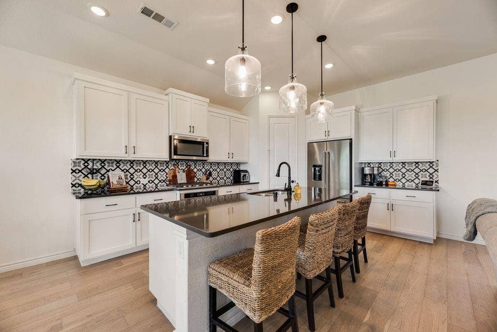 2221 Pinner Court, Celina, TX 75009 2221 Pinner Court, Celina, TX 75009