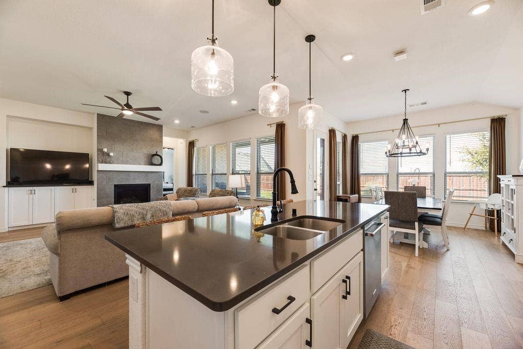 2221 Pinner Court, Celina, TX 75009 2221 Pinner Court, Celina, TX 75009