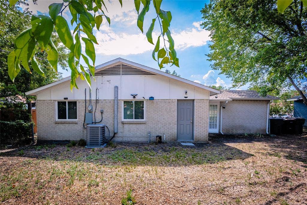 3020 P Avenue, Plano, TX 75074 3020 P Avenue, Plano, TX 75074