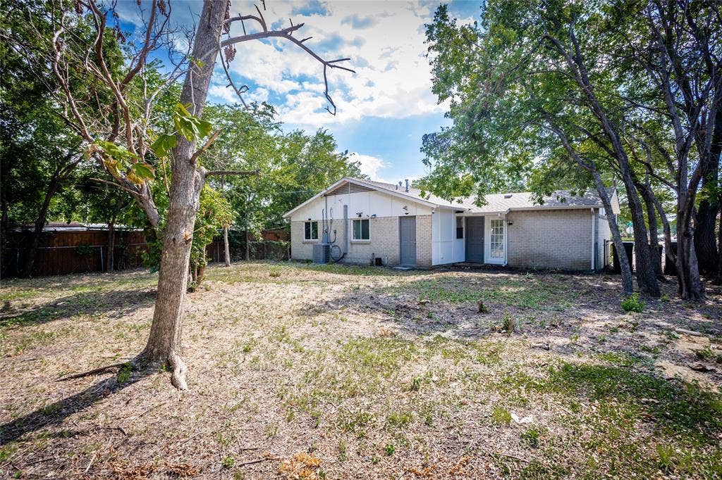 3020 P Avenue, Plano, TX 75074 3020 P Avenue, Plano, TX 75074