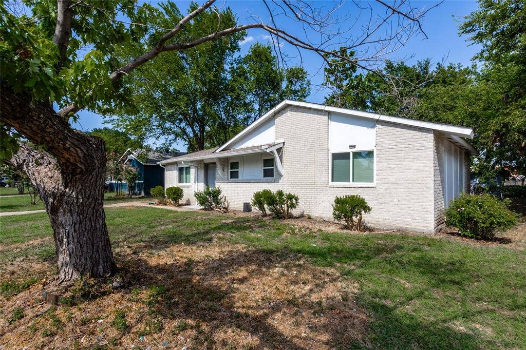 3020 P Avenue, Plano, TX 75074 3020 P Avenue, Plano, TX 75074