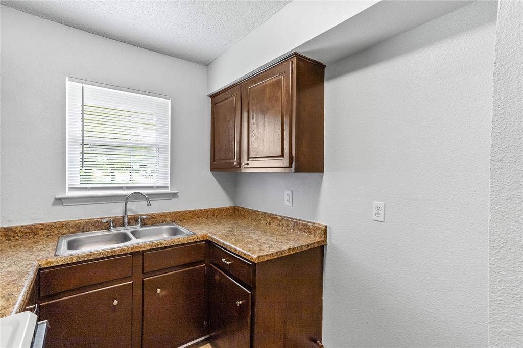 3020 P Avenue, Plano, TX 75074 3020 P Avenue, Plano, TX 75074