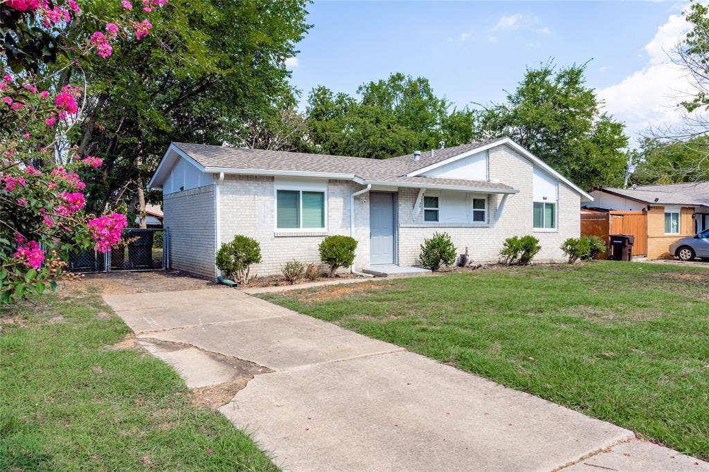 3020 P Avenue, Plano, TX 75074 3020 P Avenue, Plano, TX 75074