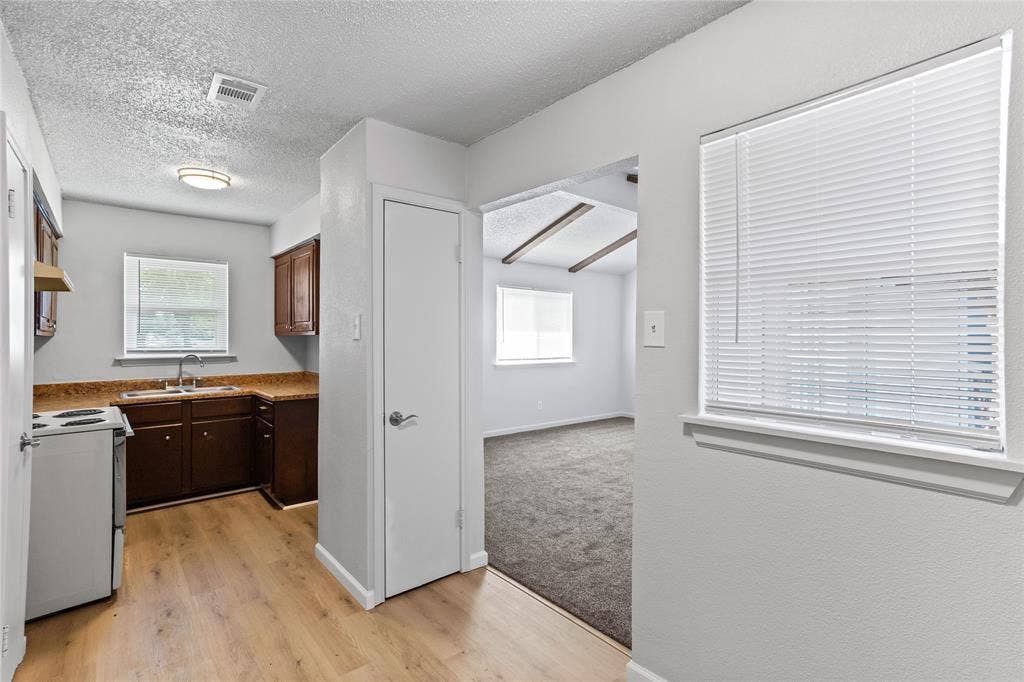 3020 P Avenue, Plano, TX 75074 3020 P Avenue, Plano, TX 75074