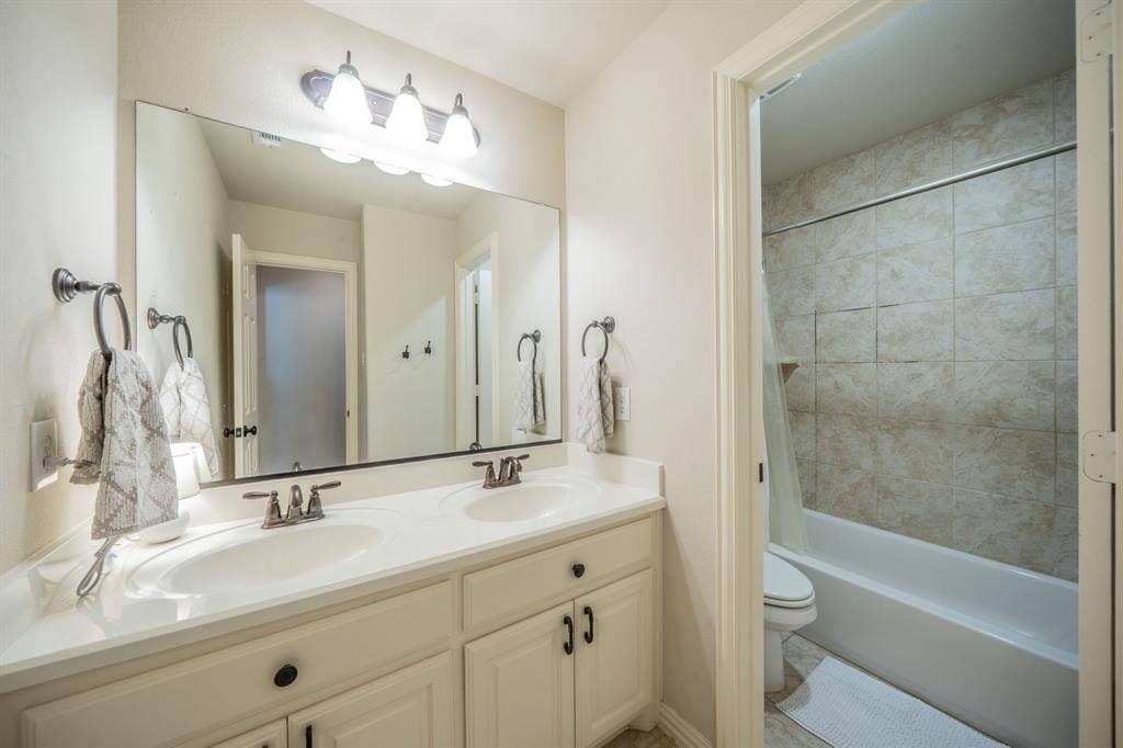 Upstairs Bathroom