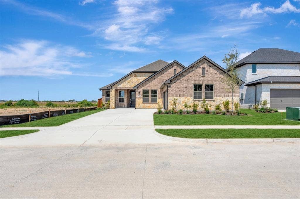 344 Kathryn Drive, Fort Worth, TX 76052 Inspiration Collection at LaPrelle