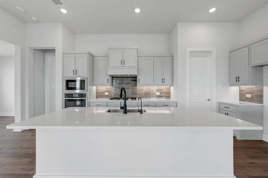 344 Kathryn Drive, Fort Worth, TX 76052 Inspiration Collection at LaPrelle